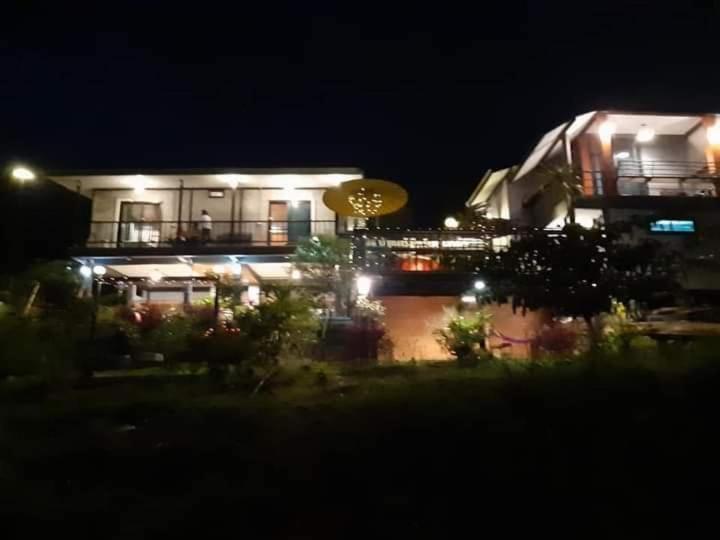 Bean Sri mi Trapay Ska Keo Hotel Khao Kho Exterior photo